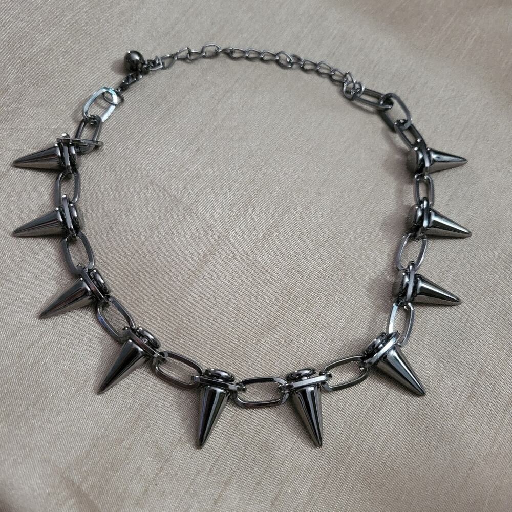 Spiked chunky choker chain necklace, dark silver, gunmetal black